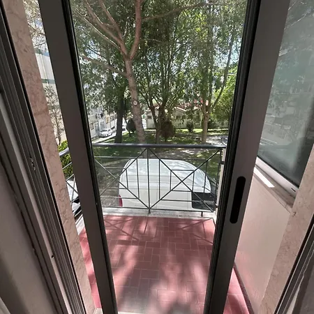 Acolhedor Em Queluz